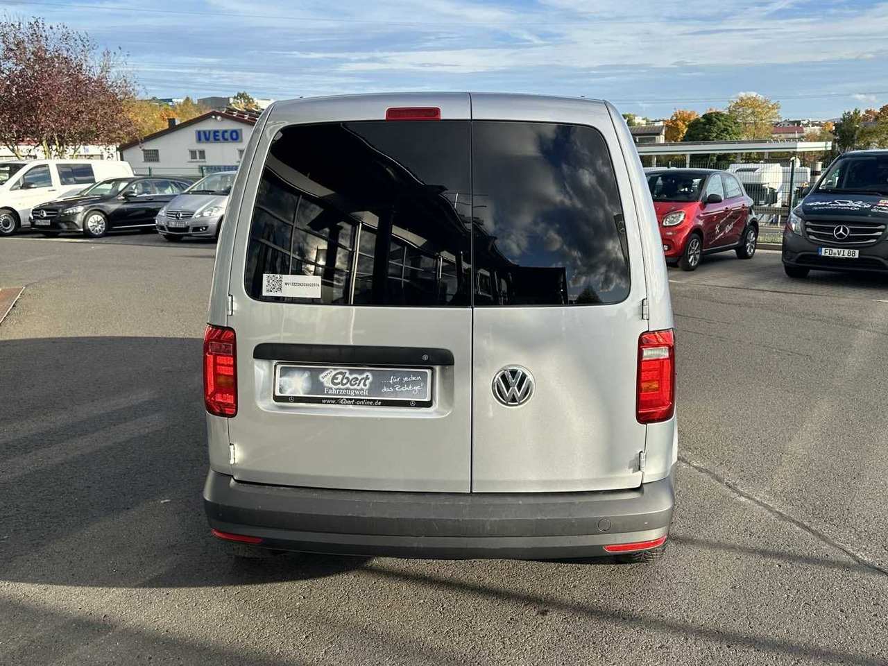 Volkswagen Caddy 1.6 TDI Klima Navi 8Räder Trennwand klappb - فان المدمجة: صورة 5 Volkswagen Caddy 1.6 TDI Klima Navi 8Räder Trennwand klappb - فان المدمجة: صورة 5