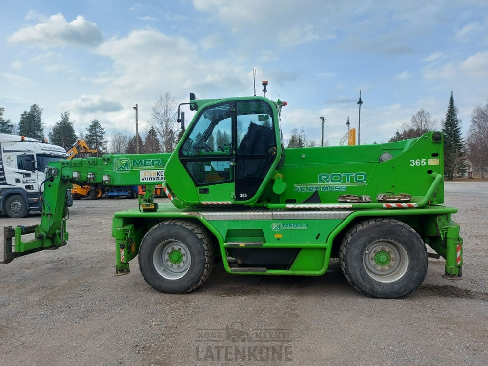 Merlo ROTO 40.25MCSS with basket, remote, jib - آلة رفع ونقل تلسكوبية: صورة 2 Merlo ROTO 40.25MCSS with basket, remote, jib - آلة رفع ونقل تلسكوبية: صورة 2