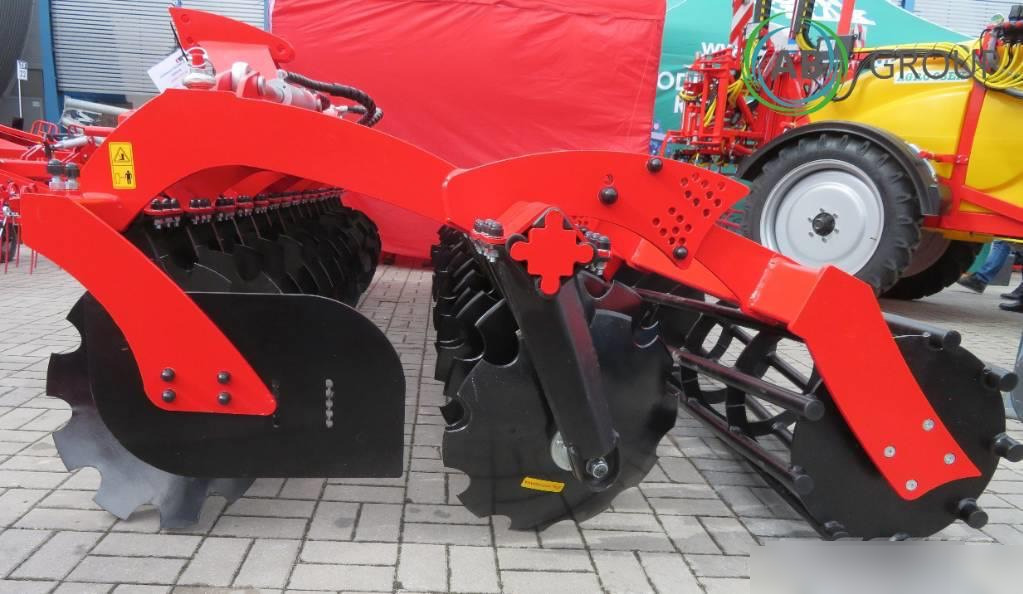 Awemak hydraulic folding disc harrow Ozyrys BTH40, 4 m - مسفلة قرصية: صورة 3 Awemak hydraulic folding disc harrow Ozyrys BTH40, 4 m - مسفلة قرصية: صورة 3