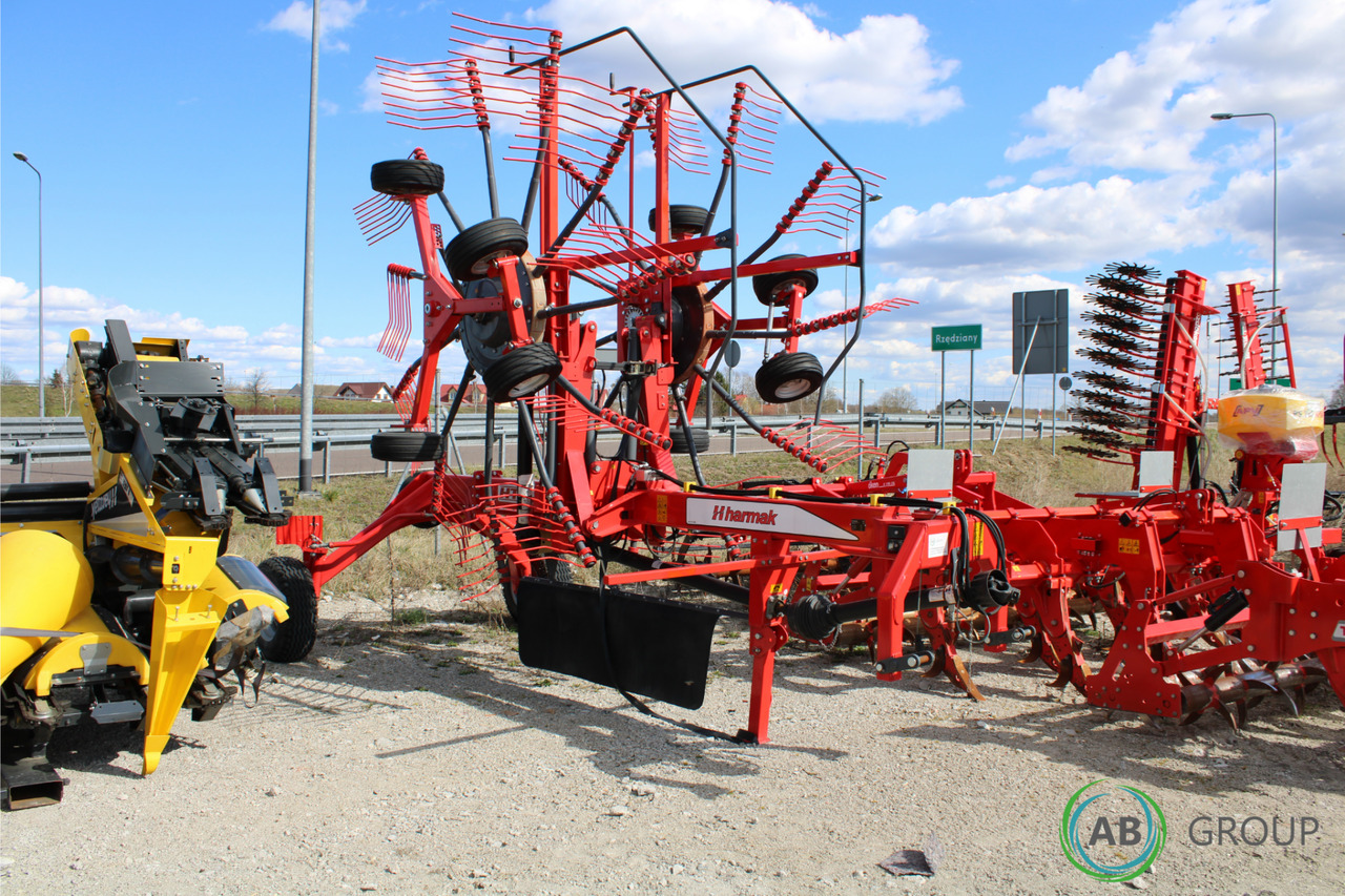 Harmak HT-745 double-rotor rake - demo version - نشارة الدريس/ شوكة جرف: صورة 1 Harmak HT-745 double-rotor rake - demo version - نشارة الدريس/ شوكة جرف: صورة 1