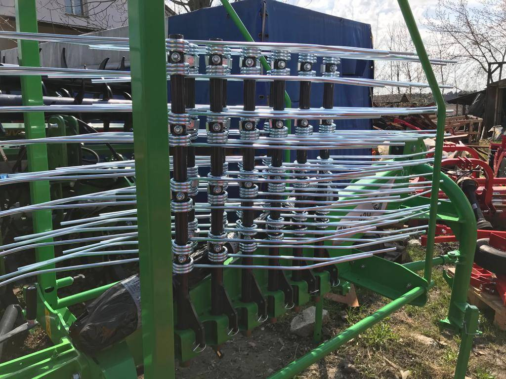 Inter-Tech Rotary Rake ZKT-420, 4.2 m - نشارة الدريس/ شوكة جرف: صورة 3 Inter-Tech Rotary Rake ZKT-420, 4.2 m - نشارة الدريس/ شوكة جرف: صورة 3