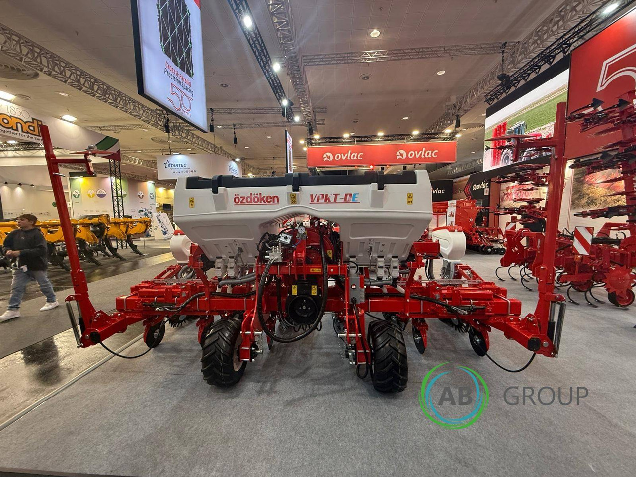 Siewnik OZDOKEN 6-rzędowy VPKT-DGE6 napęd elektryczny i ISOBUS - آلة البذر الدقيق: صورة 4 Siewnik OZDOKEN 6-rzędowy VPKT-DGE6 napęd elektryczny i ISOBUS - آلة البذر الدقيق: صورة 4
