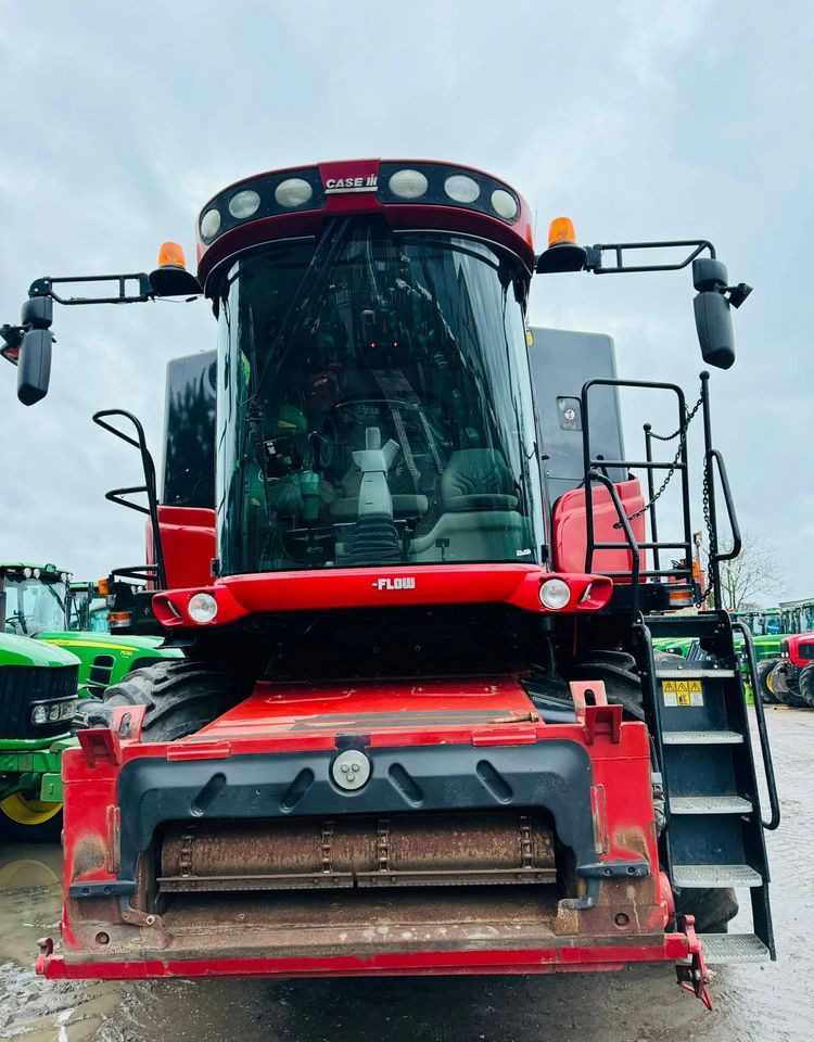 Case IH AFH 8010 - حصادة: صورة 3 Case IH AFH 8010 - حصادة: صورة 3