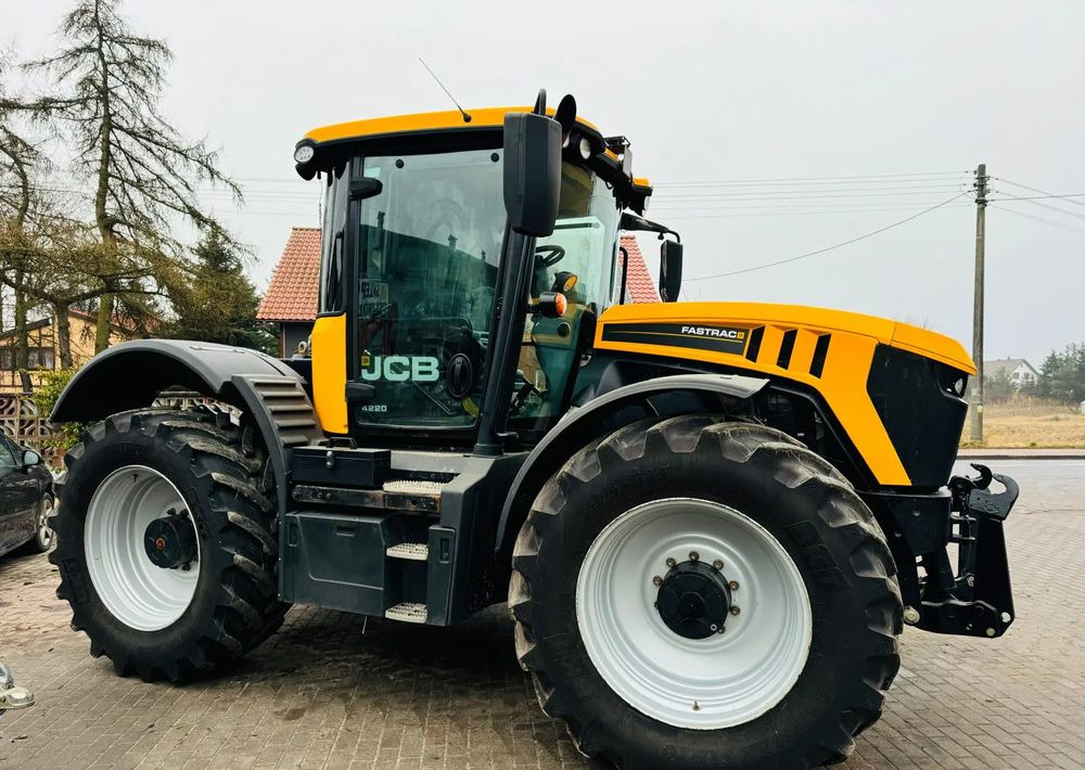 JCB FASTRAC 4220 - جرار: صورة 4 JCB FASTRAC 4220 - جرار: صورة 4