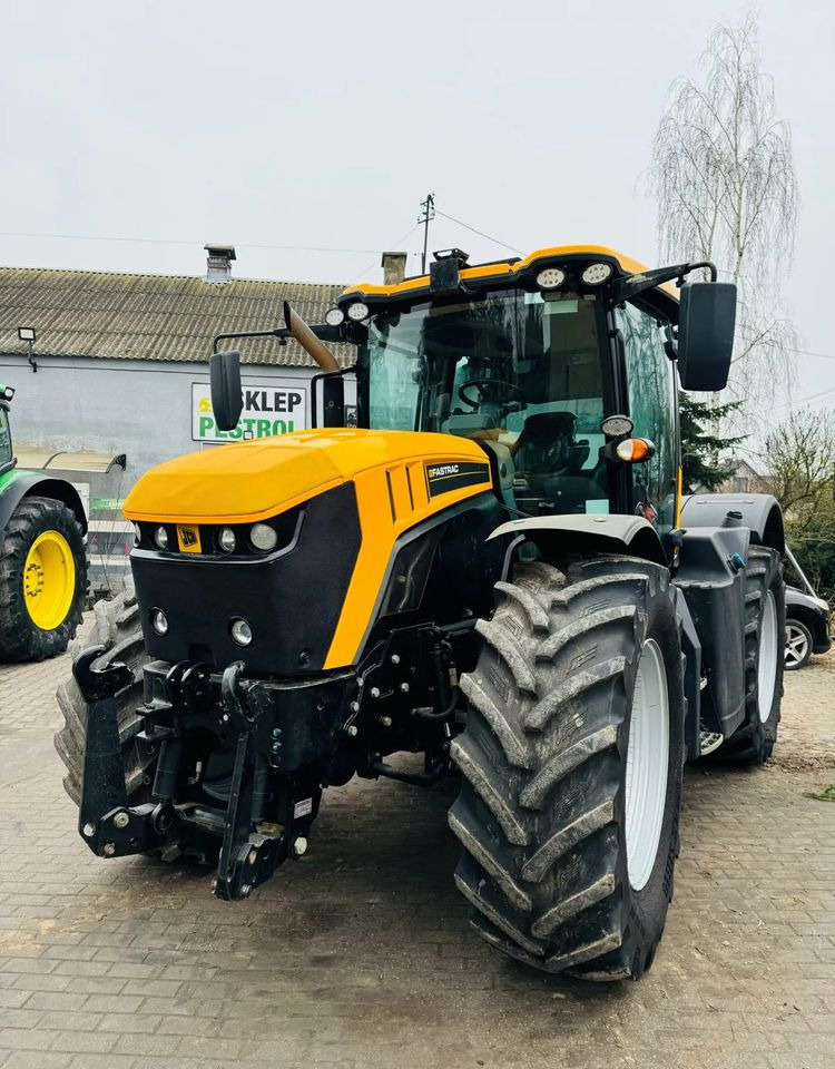 JCB FASTRAC 4220 - جرار: صورة 1 JCB FASTRAC 4220 - جرار: صورة 1