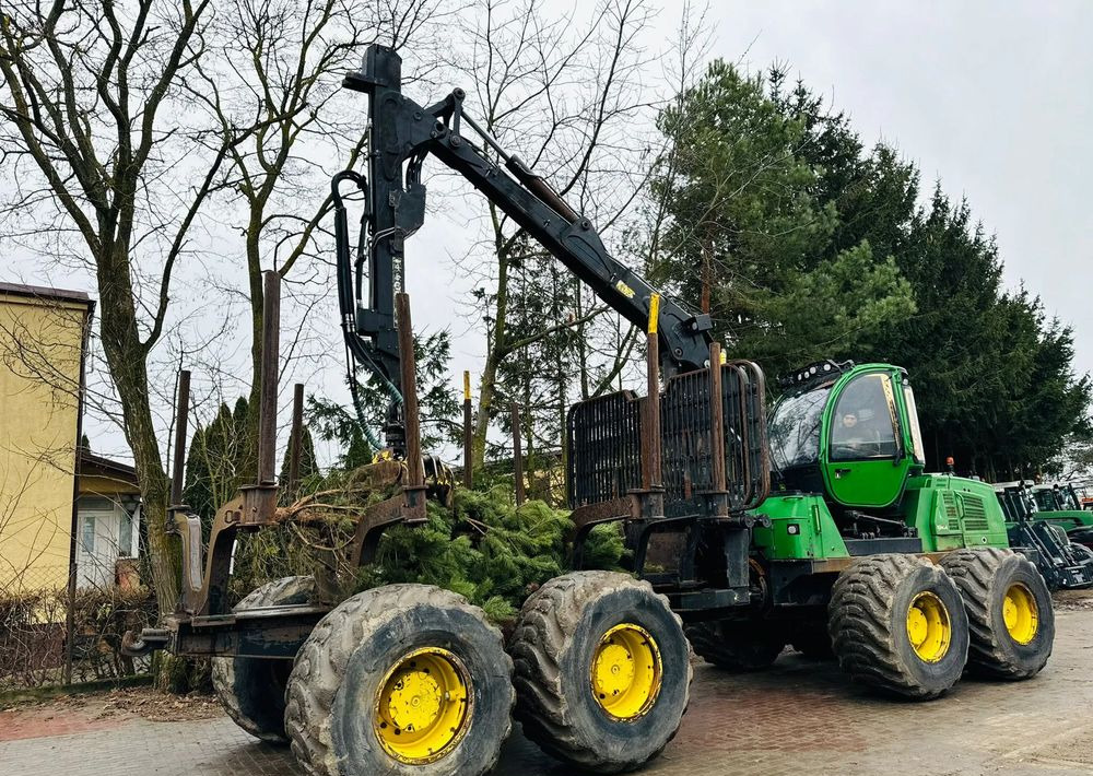 John Deere 1910E - جرار شحن جذوع أشجار الغابات: صورة 4 John Deere 1910E - جرار شحن جذوع أشجار الغابات: صورة 4