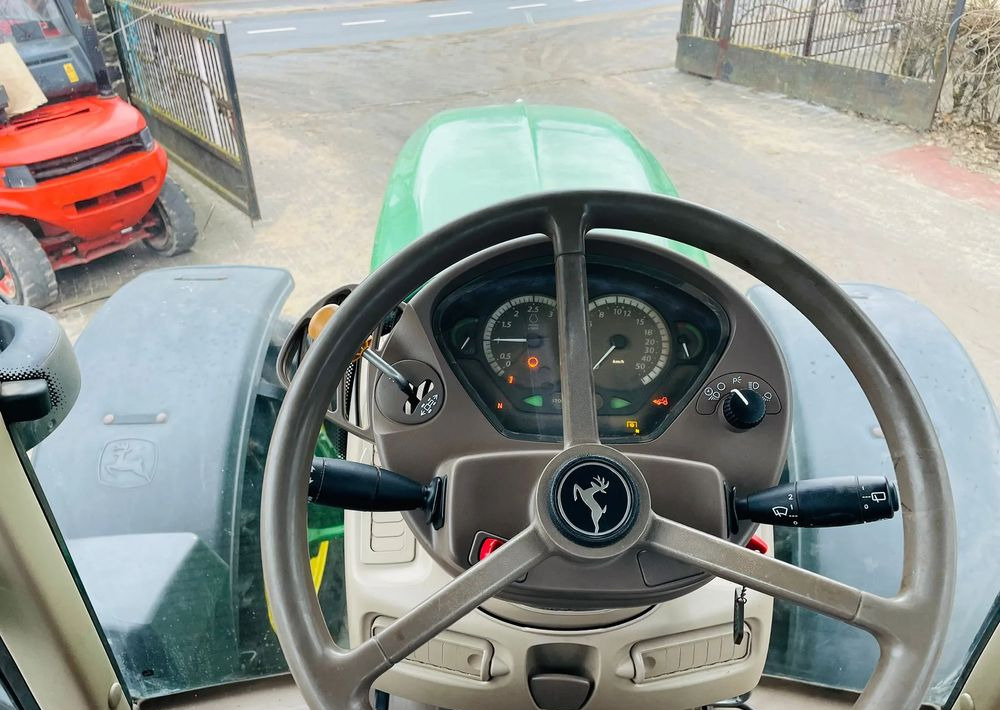 جرار John Deere 7430: صورة 12