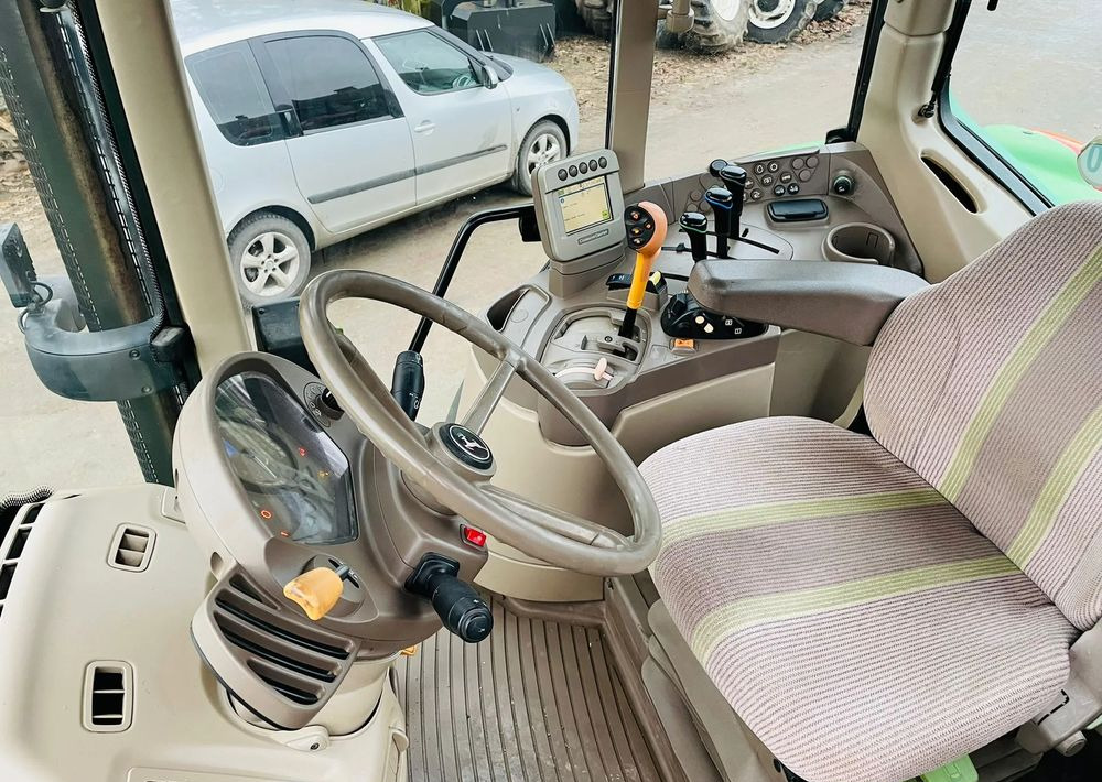 جرار John Deere 7430: صورة 13