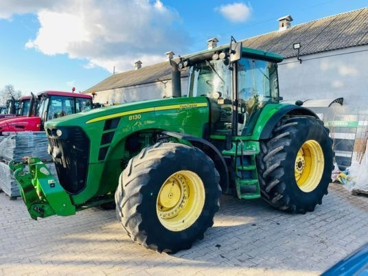John Deere 8130 - جرار: صورة 3 John Deere 8130 - جرار: صورة 3