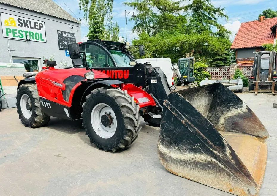 Manitou 741-140 V+ PREMIUM - آلة رفع ونقل تلسكوبية: صورة 3 Manitou 741-140 V+ PREMIUM - آلة رفع ونقل تلسكوبية: صورة 3