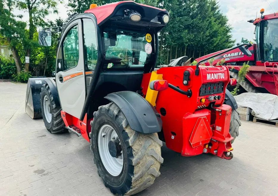 Manitou 741-140 V+ PREMIUM - آلة رفع ونقل تلسكوبية: صورة 4 Manitou 741-140 V+ PREMIUM - آلة رفع ونقل تلسكوبية: صورة 4