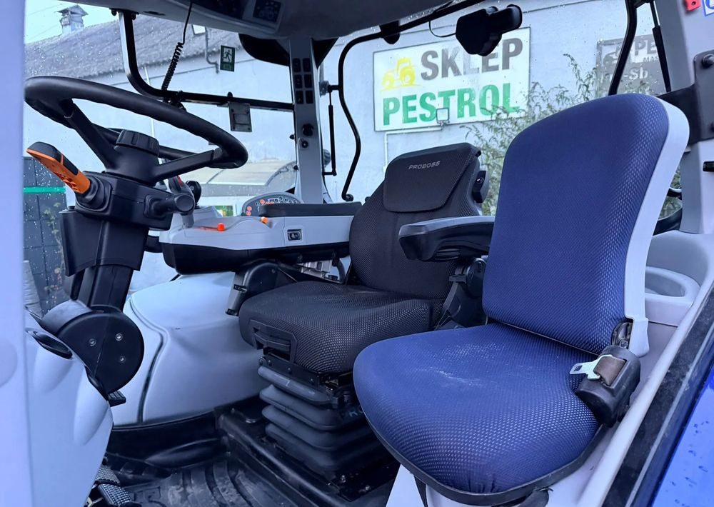 جرار New Holland T7.230 Blue Power Autocommand: صورة 15 جرار New Holland T7.230 Blue Power Autocommand: صورة 15