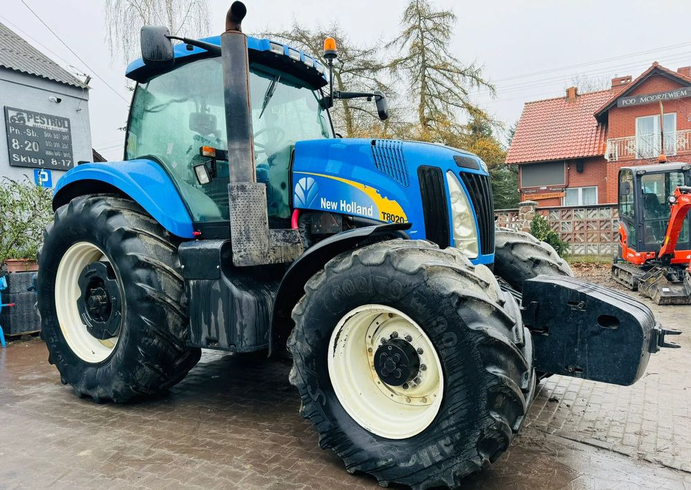New Holland T8020 - جرار: صورة 4 New Holland T8020 - جرار: صورة 4