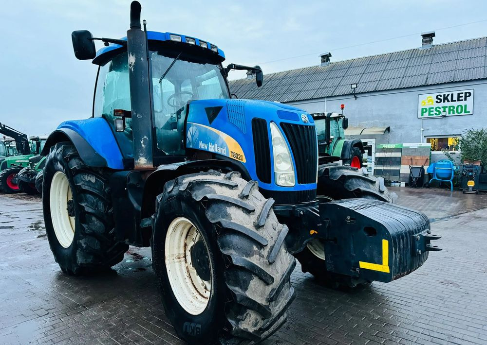 New Holland T8020 - جرار: صورة 1 New Holland T8020 - جرار: صورة 1