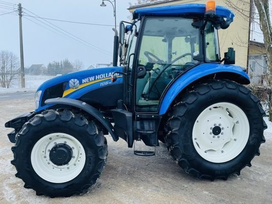 New Holland TD5.115 - جرار: صورة 1 New Holland TD5.115 - جرار: صورة 1