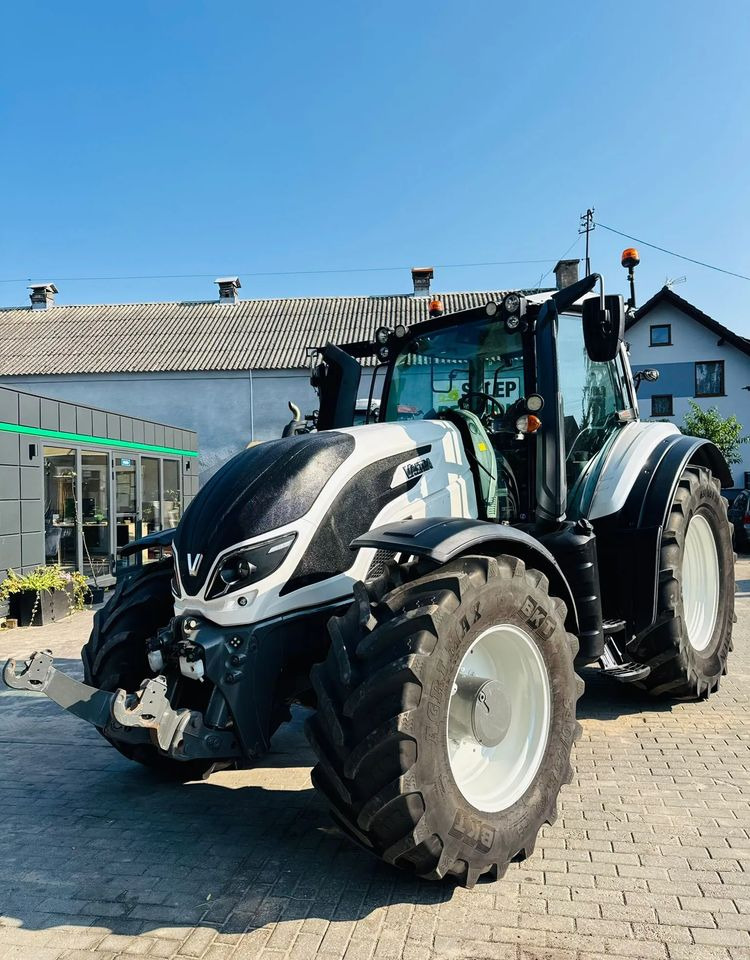 Valtra T174 UNLIMITED Versu - جرار: صورة 1 Valtra T174 UNLIMITED Versu - جرار: صورة 1
