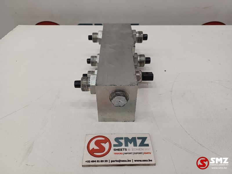 Caterpillar Hydraulic block Caterpillar - أجهزة هيدروليكية - شاحنة: صورة 4 Caterpillar Hydraulic block Caterpillar - أجهزة هيدروليكية - شاحنة: صورة 4