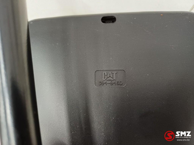 Caterpillar Mirror Caterpillar - مرآة الرؤية الخلفية - معدات المناولة: صورة 3 Caterpillar Mirror Caterpillar - مرآة الرؤية الخلفية - معدات المناولة: صورة 3