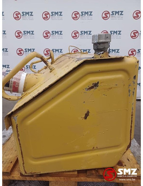 Caterpillar Occ brandstoftank D6M Caterpillar - خزان الوقود: صورة 3 Caterpillar Occ brandstoftank D6M Caterpillar - خزان الوقود: صورة 3