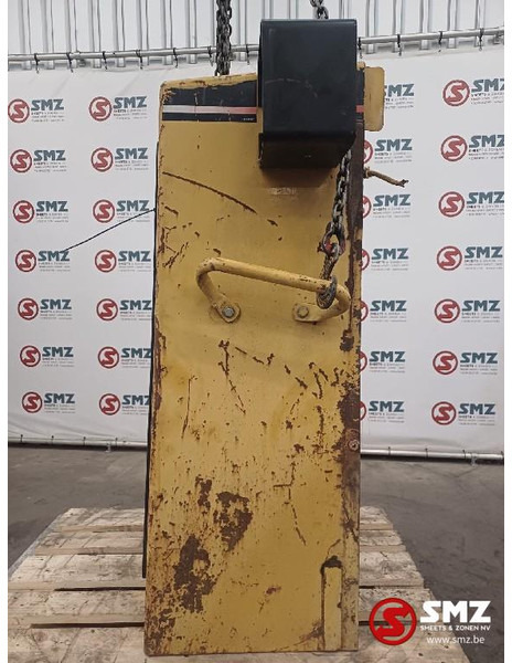 Caterpillar Occ grille D6M Caterpillar - غطاء السيارة: صورة 4 Caterpillar Occ grille D6M Caterpillar - غطاء السيارة: صورة 4