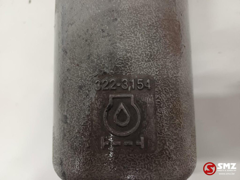 Caterpillar Oil filter + high temperature hose Caterpillar - فلتر الزيت - معدات المناولة: صورة 4 Caterpillar Oil filter + high temperature hose Caterpillar - فلتر الزيت - معدات المناولة: صورة 4