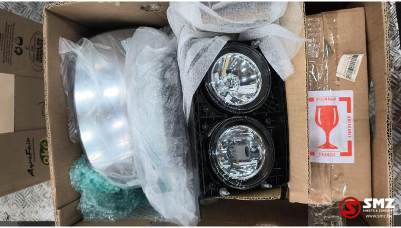 DAF Lot onderdelen DAF + Renault - مرآة الرؤية الخلفية - شاحنة: صورة 1 DAF Lot onderdelen DAF + Renault - مرآة الرؤية الخلفية - شاحنة: صورة 1