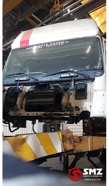 DAF Occ Cabine DAF CF euro 5 spacecab - الكابينة والداخلية - شاحنة: صورة 2 DAF Occ Cabine DAF CF euro 5 spacecab - الكابينة والداخلية - شاحنة: صورة 2