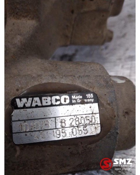 DAF Occ Remklauw rechts voor/achter DAF LF55 - فك الكابح - شاحنة: صورة 2 DAF Occ Remklauw rechts voor/achter DAF LF55 - فك الكابح - شاحنة: صورة 2