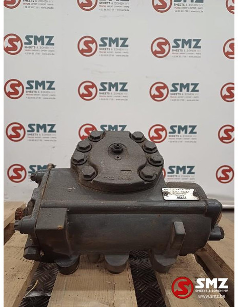 DAF Occ Stuurhuis DAF - دودة دركسون - شاحنة: صورة 1 DAF Occ Stuurhuis DAF - دودة دركسون - شاحنة: صورة 1