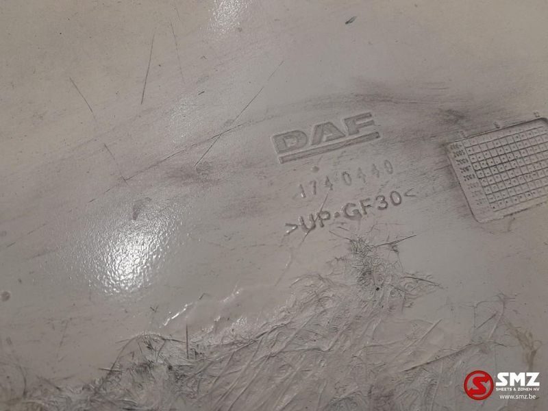 DAF Occ cabinespoiler links DAF XF 105 1740449 - الإيروديناميكية/ الجناح الخلفي - شاحنة: صورة 3 DAF Occ cabinespoiler links DAF XF 105 1740449 - الإيروديناميكية/ الجناح الخلفي - شاحنة: صورة 3