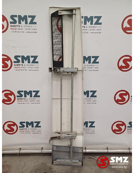 DAF Occ cabinespoiler rechts DAF - الإيروديناميكية/ الجناح الخلفي - شاحنة: صورة 2 DAF Occ cabinespoiler rechts DAF - الإيروديناميكية/ الجناح الخلفي - شاحنة: صورة 2