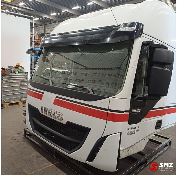 Iveco Occ cabine compleet Stralis Hi-Way Iveco - الكابينة والداخلية - شاحنة: صورة 2 Iveco Occ cabine compleet Stralis Hi-Way Iveco - الكابينة والداخلية - شاحنة: صورة 2