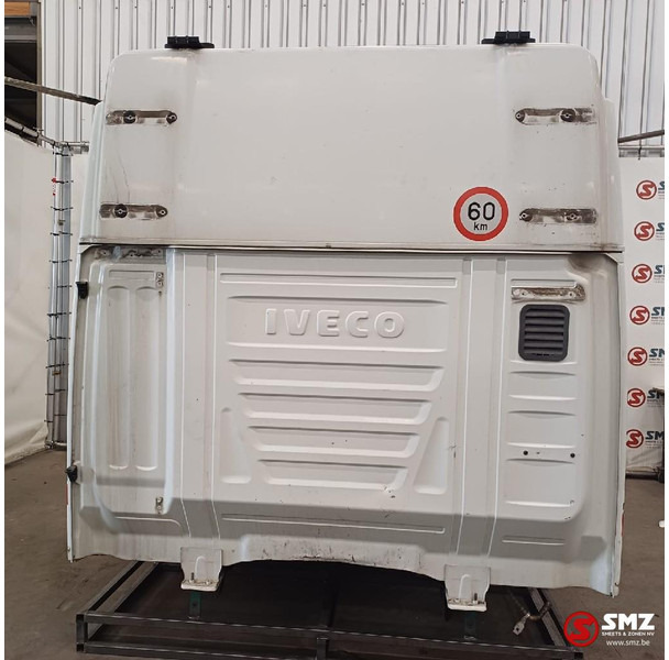 Iveco Occ cabine compleet Stralis Hi-Way Iveco - الكابينة والداخلية - شاحنة: صورة 5 Iveco Occ cabine compleet Stralis Hi-Way Iveco - الكابينة والداخلية - شاحنة: صورة 5