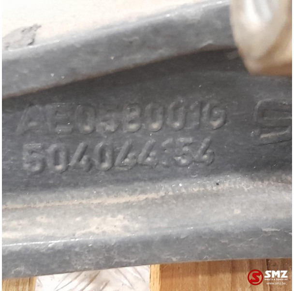 Iveco Occ set bladveersteunen L/R aandrijfas Iveco - إطار هيكلي/ إطار معدني - شاحنة: صورة 5 Iveco Occ set bladveersteunen L/R aandrijfas Iveco - إطار هيكلي/ إطار معدني - شاحنة: صورة 5