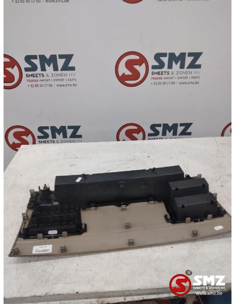 MAN Occ dashbord voorpaneel MAN - الكابينة والداخلية - شاحنة: صورة 2 MAN Occ dashbord voorpaneel MAN - الكابينة والداخلية - شاحنة: صورة 2