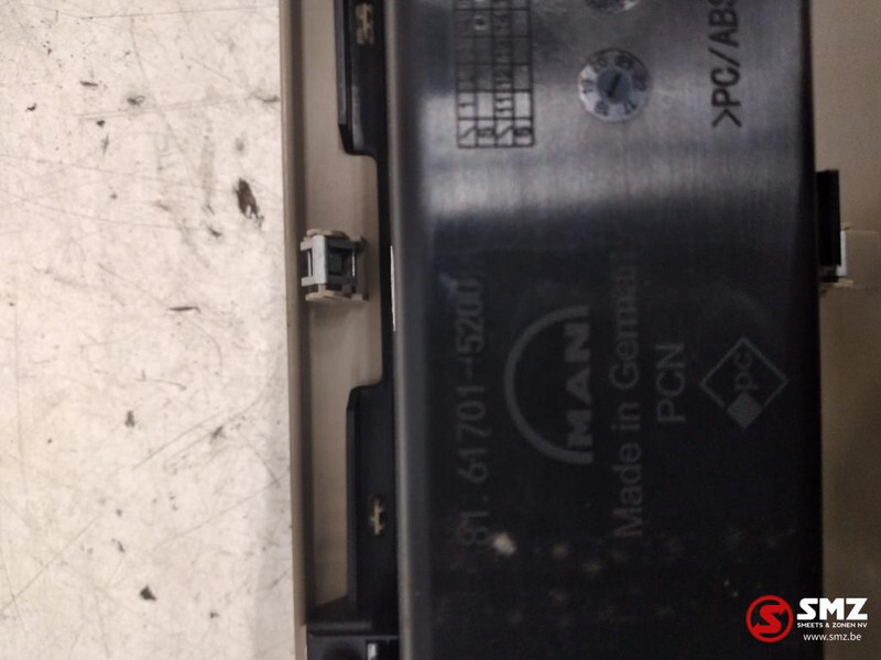 MAN Occ dashbord voorpaneel MAN - الكابينة والداخلية - شاحنة: صورة 4 MAN Occ dashbord voorpaneel MAN - الكابينة والداخلية - شاحنة: صورة 4