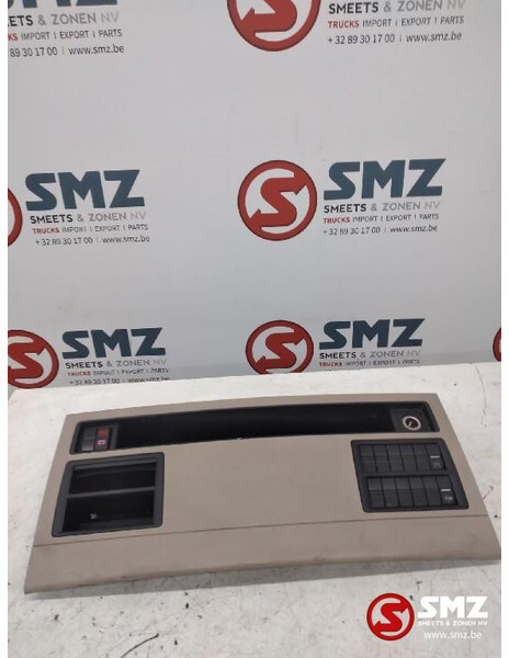 MAN Occ dashbord voorpaneel MAN - الكابينة والداخلية - شاحنة: صورة 1 MAN Occ dashbord voorpaneel MAN - الكابينة والداخلية - شاحنة: صورة 1