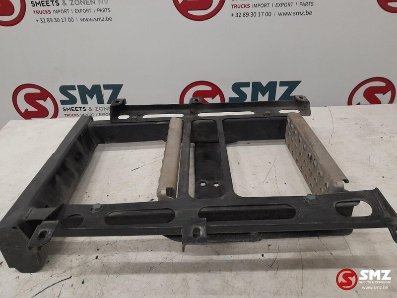 MAN Occ opstap werkplatform MAN - إطار هيكلي/ إطار معدني - شاحنة: صورة 1 MAN Occ opstap werkplatform MAN - إطار هيكلي/ إطار معدني - شاحنة: صورة 1