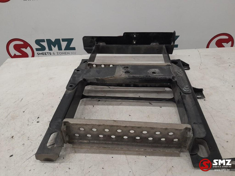 MAN Occ opstap werkplatform MAN - إطار هيكلي/ إطار معدني - شاحنة: صورة 2 MAN Occ opstap werkplatform MAN - إطار هيكلي/ إطار معدني - شاحنة: صورة 2