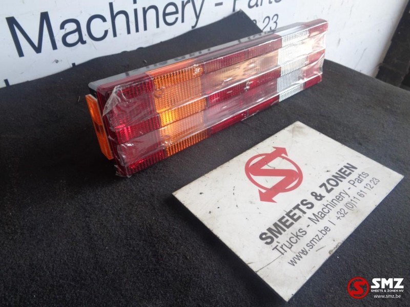 Mercedes-Benz Achterlicht mercedes met nr plaat verlichting - المصابيح الخلفية - شاحنة: صورة 1 Mercedes-Benz Achterlicht mercedes met nr plaat verlichting - المصابيح الخلفية - شاحنة: صورة 1