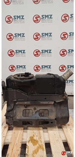 Mercedes-Benz Occ AdBluetank 25L + AdBlueniveausensor Mercedes - نظام الوقود - شاحنة: صورة 2 Mercedes-Benz Occ AdBluetank 25L + AdBlueniveausensor Mercedes - نظام الوقود - شاحنة: صورة 2