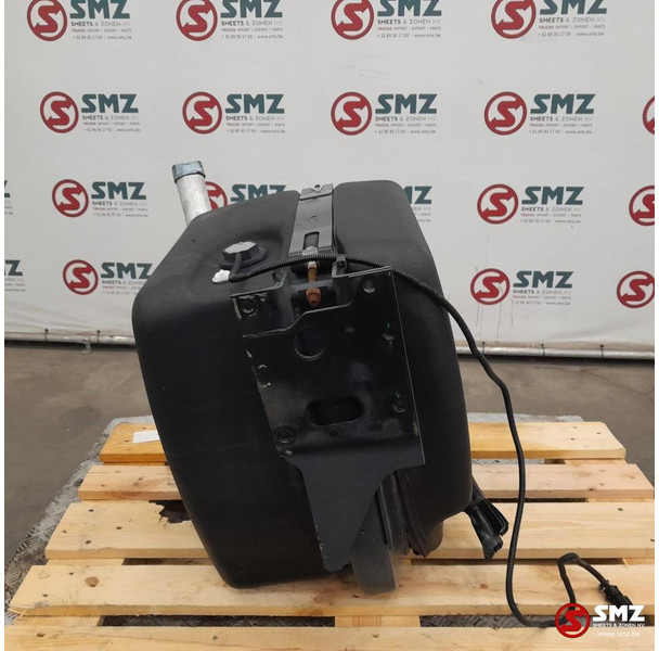 Mercedes-Benz Occ AdBluetank 85L + AdBlueniveausensor Mercedes - نظام الوقود - شاحنة: صورة 3 Mercedes-Benz Occ AdBluetank 85L + AdBlueniveausensor Mercedes - نظام الوقود - شاحنة: صورة 3