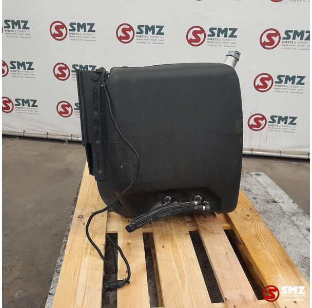Mercedes-Benz Occ AdBluetank 85L + AdBlueniveausensor Mercedes - نظام الوقود - شاحنة: صورة 4 Mercedes-Benz Occ AdBluetank 85L + AdBlueniveausensor Mercedes - نظام الوقود - شاحنة: صورة 4