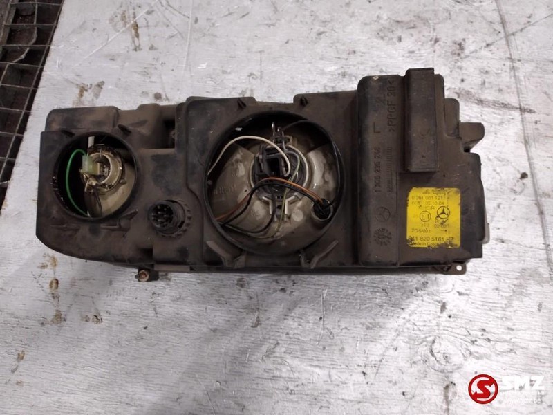 Mercedes-Benz Occ Koplamp links met steun Mercedes Actros MP1 - المصابيح الأمامية - شاحنة: صورة 3 Mercedes-Benz Occ Koplamp links met steun Mercedes Actros MP1 - المصابيح الأمامية - شاحنة: صورة 3
