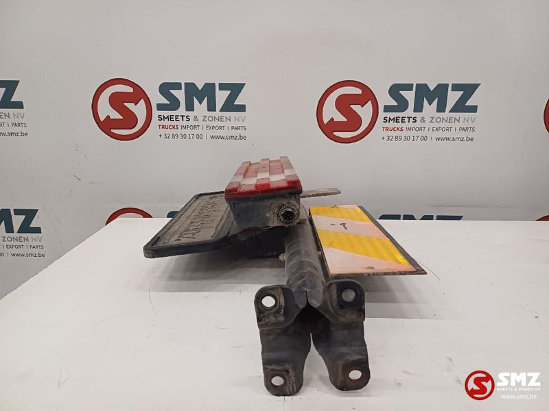 Mercedes-Benz Occ achterlicht links met steun Mercedes - المصابيح الخلفية - شاحنة: صورة 3 Mercedes-Benz Occ achterlicht links met steun Mercedes - المصابيح الخلفية - شاحنة: صورة 3