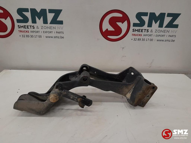 Mercedes-Benz Occ cabine ophanging beugel links Mercedes - المقود - شاحنة: صورة 1 Mercedes-Benz Occ cabine ophanging beugel links Mercedes - المقود - شاحنة: صورة 1