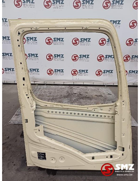 Mercedes-Benz Occ deur links Mercedes Antos - باب و قطع الغيار - شاحنة: صورة 2 Mercedes-Benz Occ deur links Mercedes Antos - باب و قطع الغيار - شاحنة: صورة 2