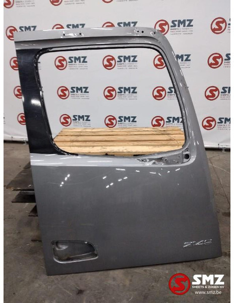 Mercedes-Benz Occ deur rechts Mercedes Arocs 2148 - باب و قطع الغيار - شاحنة: صورة 1 Mercedes-Benz Occ deur rechts Mercedes Arocs 2148 - باب و قطع الغيار - شاحنة: صورة 1