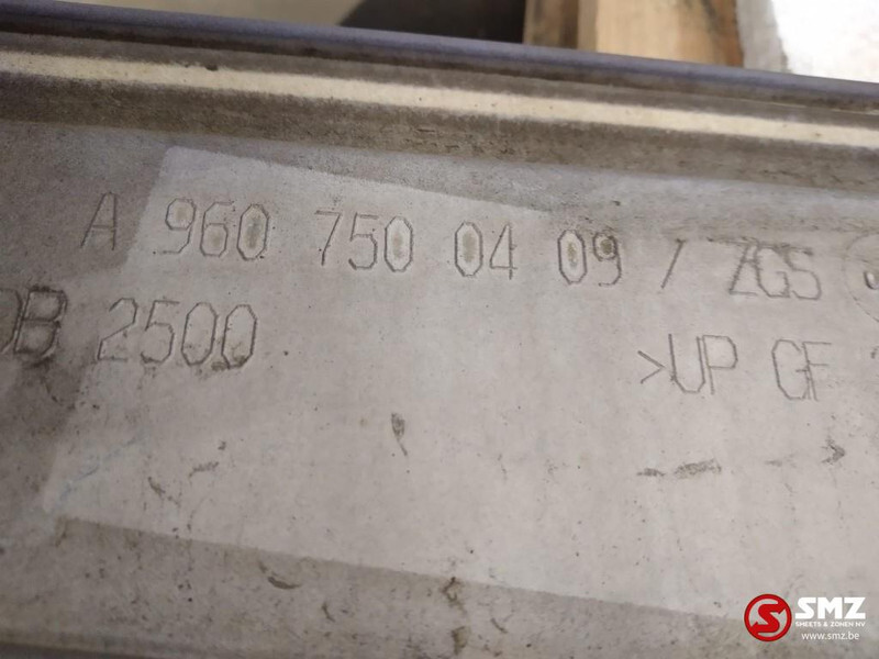 Mercedes-Benz Occ motorkap Mercedes - غطاء السيارة - شاحنة: صورة 4 Mercedes-Benz Occ motorkap Mercedes - غطاء السيارة - شاحنة: صورة 4