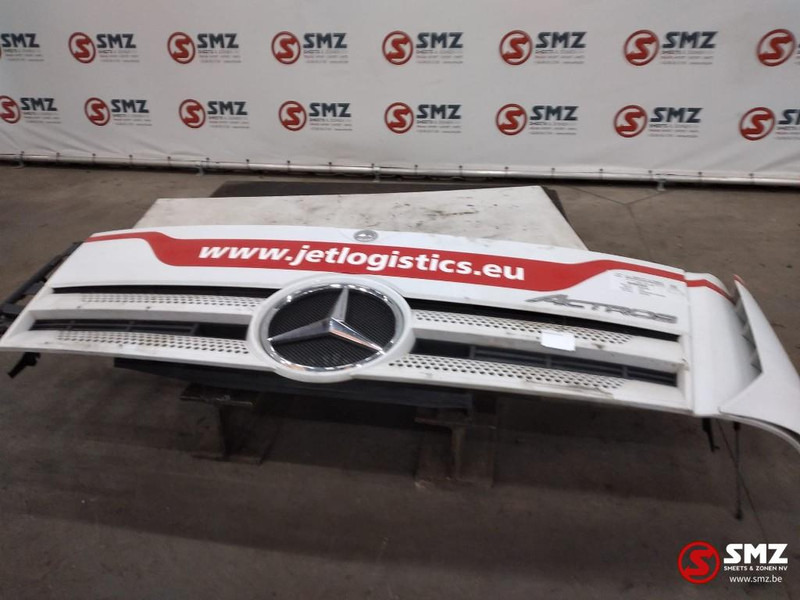 Mercedes-Benz Occ motorkap + windgeleider links Mercedes - غطاء السيارة - شاحنة: صورة 1 Mercedes-Benz Occ motorkap + windgeleider links Mercedes - غطاء السيارة - شاحنة: صورة 1